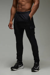 Man Active Gym Technical Tapered Cargo Jogger