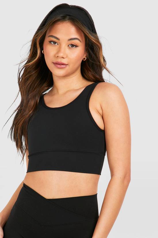 DSGN Studio Ultra Sculpt Padded Deep Hem Light Support Sports Bra